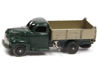Lot 271 - DINKY TOYS (FRANCE) (1)