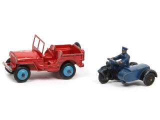 Lot 236 - DINKY TOYS (GB) (2)