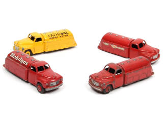 Lot 230 - DINKY TOYS (GB) (4)