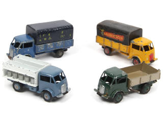 Lot 298 - DINKY TOYS (FRANCE) (4)