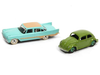 Lot 239 - DINKY TOYS (GB) (2)