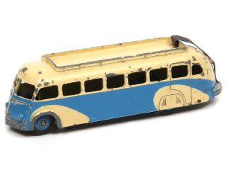Lot 267 - DINKY TOYS (FRANCE) (1)