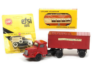 Lot 134 - DIVERS (3)