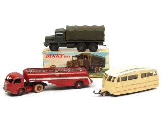 Lot 295 - DINKY TOYS (FRANCE) (3)