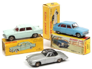 Lot 259 - DINKY TOYS (FRANCE) (3)
