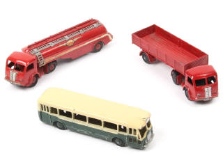 Lot 410 - DINKY TOYS (FRANCE) (3)
