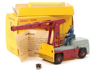 Lot 389 - DINKY TOYS (FRANCE) (1)