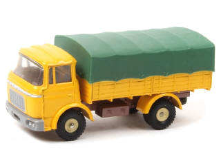 Lot 377 - DINKY TOYS (FRANCE) (1)