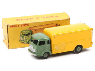 Lot 382 - DINKY TOYS (FRANCE) (1)