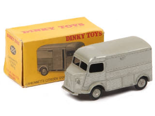 Lot 379 - DINKY TOYS (FRANCE) (1)