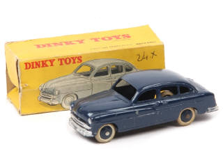 Lot 371 - DINKY TOYS (FRANCE) (1)