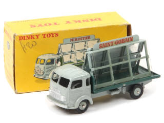 Lot 384 - DINKY TOYS (FRANCE) (1)