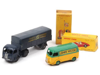 Lot 413 - DINKY TOYS (FRANCE) (4)