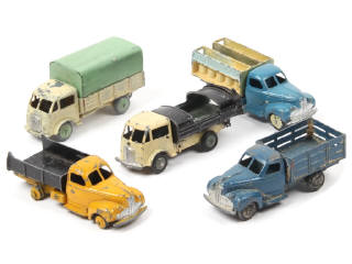 Lot 416 - DINKY TOYS (FRANCE) (5)