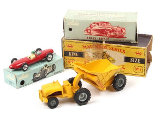 Lot 283 - DIVERS (3)