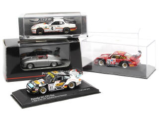 Lot 202 - DIVERS (4)