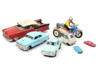 Lot 206 - DIVERS (7)