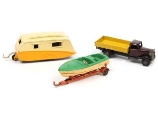 Lot 381 - DINKY TOYS (GB) (4)