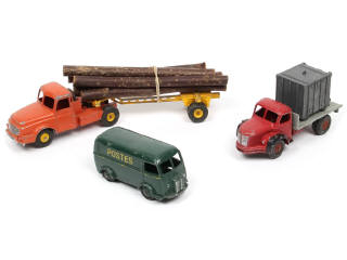 Lot 412 - DINKY TOYS (FRANCE) (3)