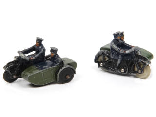 Lot 344 - DINKY TOYS (GB) (2)