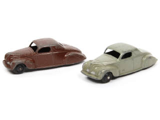 Lot 355 - DINKY TOYS (GB) (2)
