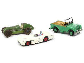 Lot 358 - DINKY TOYS (GB) (3)