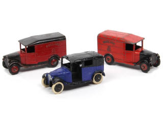 Lot 361 - DINKY TOYS (GB) (3)