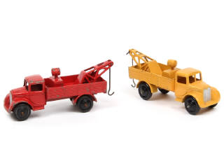 Lot 377 - DINKY TOYS (GB) (2)
