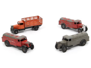 Lot 385 - DINKY TOYS (GB) (4)