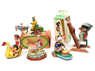Lot 164 - DIVERS (5)