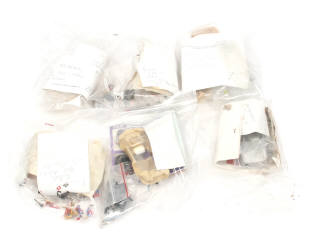 Lot 137 - DIVERS (6)