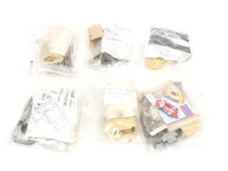 Lot 139 - DIVERS (6)