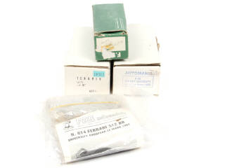 Lot 123 - DIVERS (4)