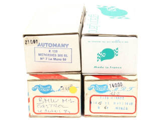 Lot 124 - DIVERS (4)