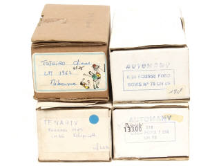 Lot 130 - DIVERS (4)