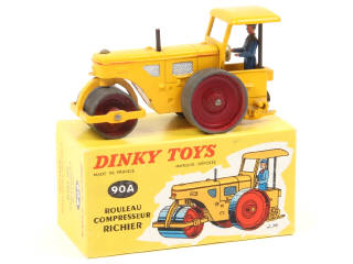 Lot 163 - DINKY TOYS (FRANCE) (1)