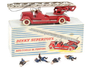 Lot 161 - DINKY TOYS (FRANCE) (1)