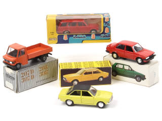 Lot 431 - DIVERS (4)