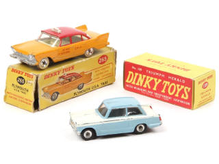 Lot 313 - DINKY TOYS (GB) (2)