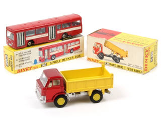Lot 318 - DINKY TOYS (GB) (2)