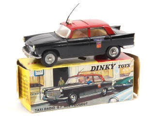 Lot 164 - DINKY TOYS (FRANCE) (1)