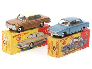 Lot 303 - DINKY TOYS (GB) (2)