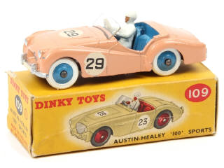 Lot 242 - DINKY TOYS (GB) (1)