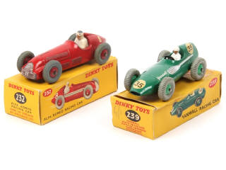 Lot 286 - DINKY TOYS (GB) (2)