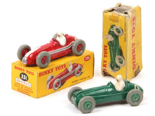 Lot 288 - DINKY TOYS (GB) (2)