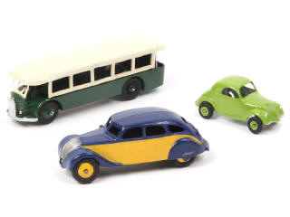Lot 202 - DINKY TOYS (FRANCE) (3)