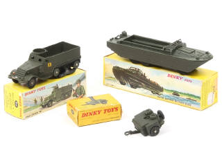 Lot 229 - DINKY TOYS (FRANCE) (3)