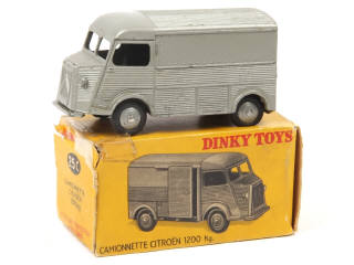 Lot 122 - DINKY TOYS (FRANCE) (1)