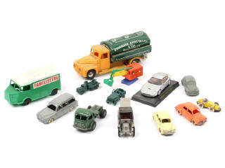 Lot 222 - DIVERS (13)