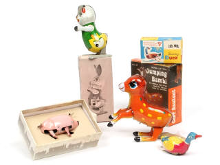 Lot 149 - DIVERS (4)